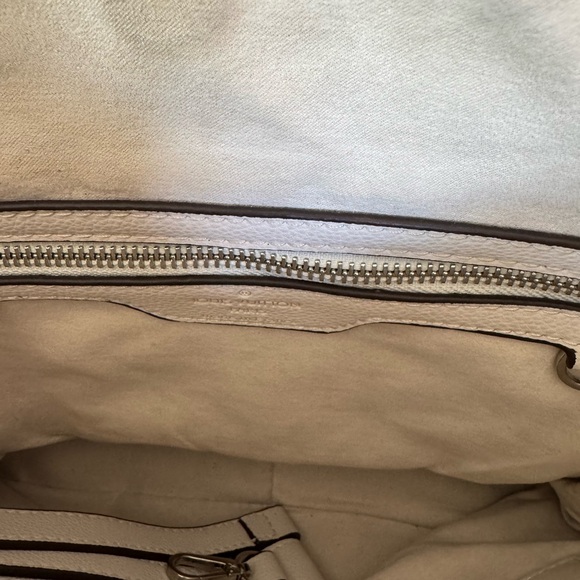 Unique Faux LV Elegant White Bag - Picture 5 of 5